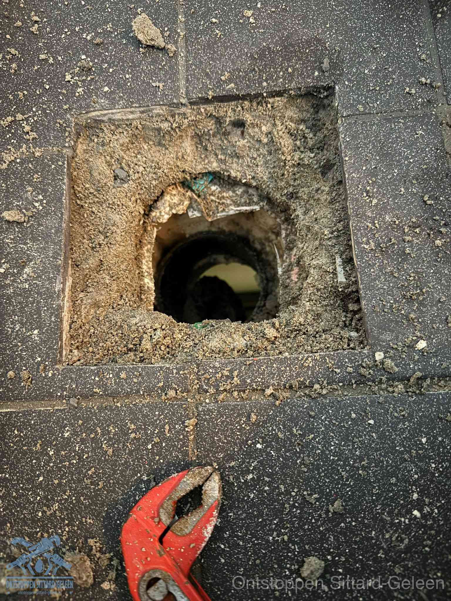 Rioolputje erfgrens eigendom in Sittard-Geleen